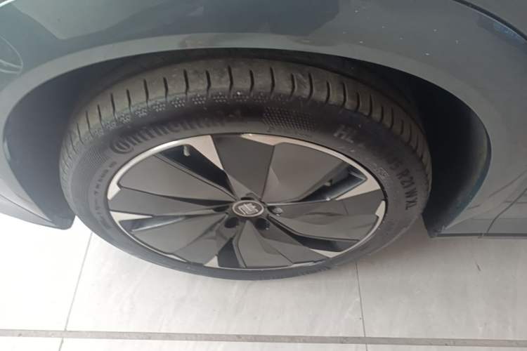 Used BYD Tang L 2025 DM 175KM Drone Player Edition Left Front Wheel Hub