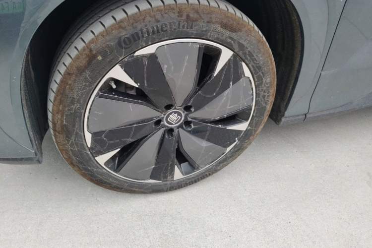 Used BYD Tang L 2025 DM 175KM Drone Player Edition Left Front Wheel Hub