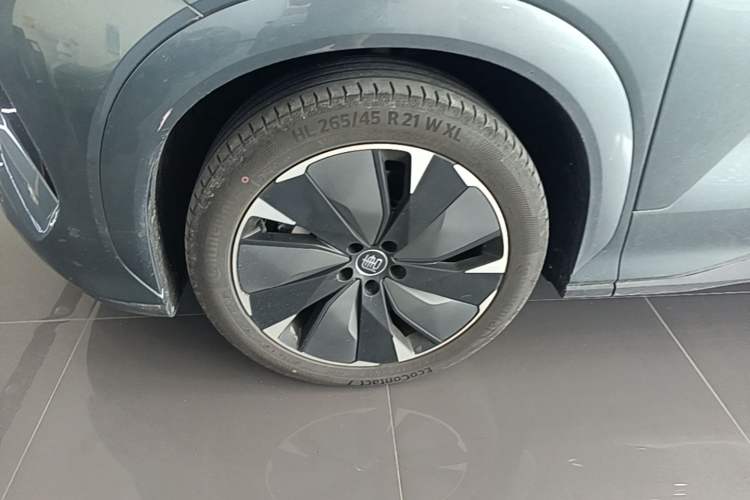Used BYD Tang L 2025 DM 175KM Drone Player Edition Left Front Wheel Hub