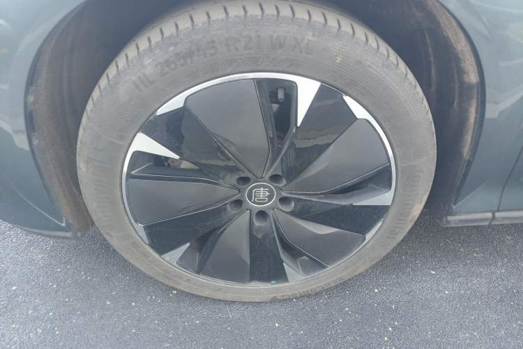 Used BYD Tang L 2025 DM 175KM Drone Player Edition Left Front Wheel Hub