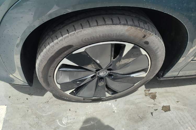 Used BYD Tang L 2025 DM 175KM Drone Player Edition Left Front Wheel Hub