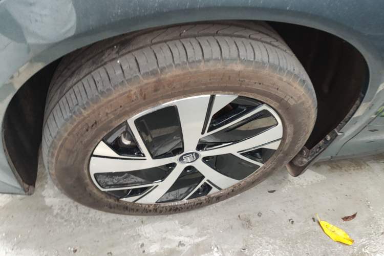 Used BYD Tang L 2025 DM 215KM LiDAR Flagship Model Left Front Wheel Hub