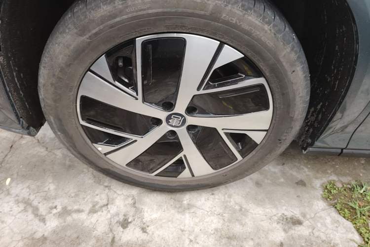 Used BYD Tang L 2025 EV 670KM LiDAR Flagship Version Left Front Wheel Hub