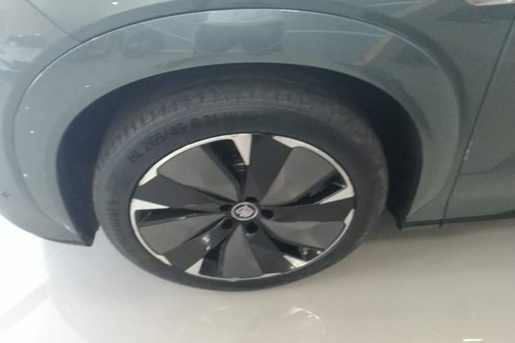 Used BYD Tang L 2025 DM 175KM Drone Player Edition Left Front Wheel Hub