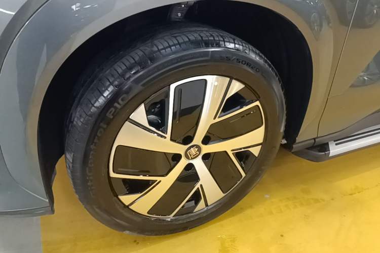 Used BYD Tang L 2025 EV 670KM LiDAR Flagship Version Left Front Wheel Hub
