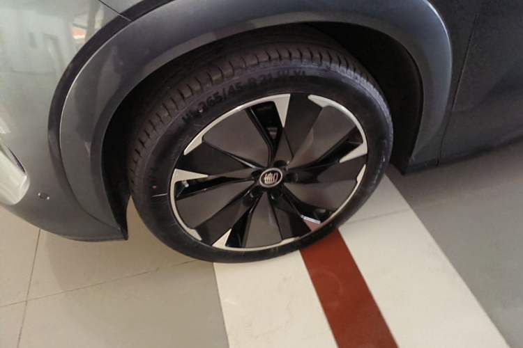 Used BYD Tang L 2025 DM 175KM Drone Player Edition Left Front Wheel Hub