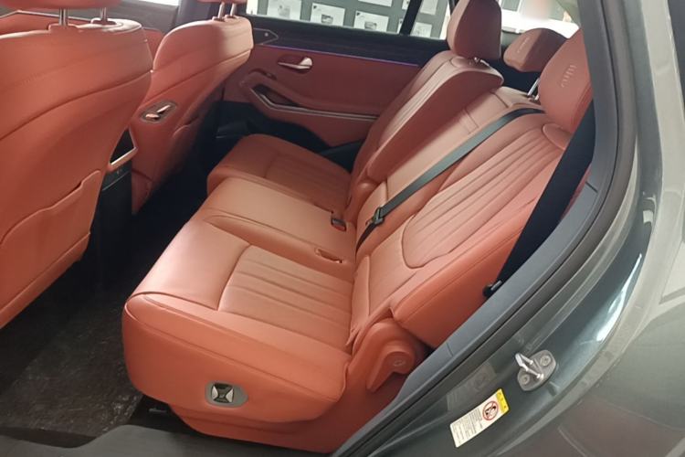 Used BYD Tang L 2025 DM 175KM Drone Player Edition Left Rear Seat