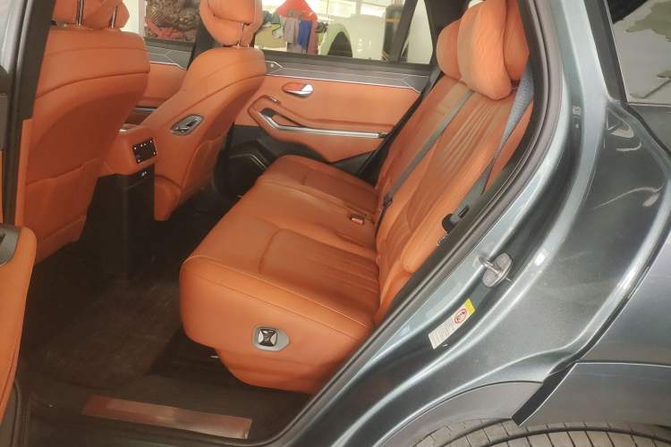 Used BYD Tang L 2025 DM 175KM Drone Player Edition Left Rear Seat