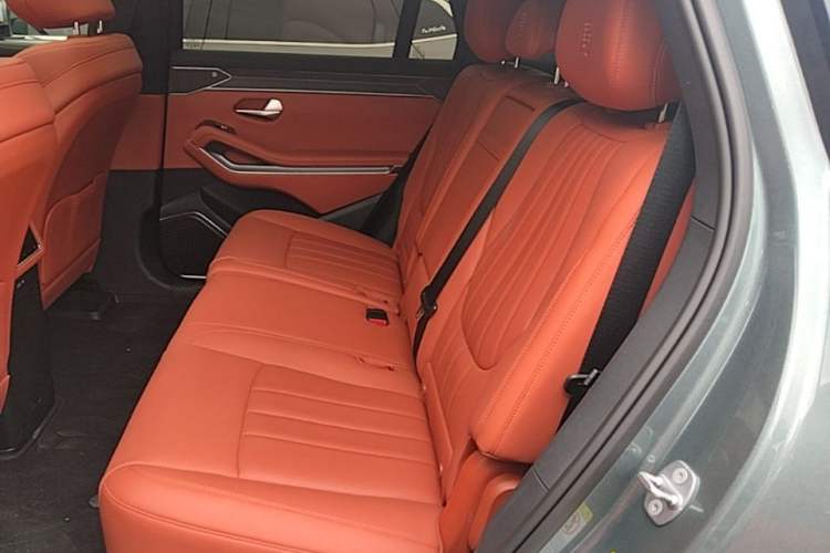 Used BYD Tang L 2025 DM 175KM Drone Player Edition Left Rear Seat