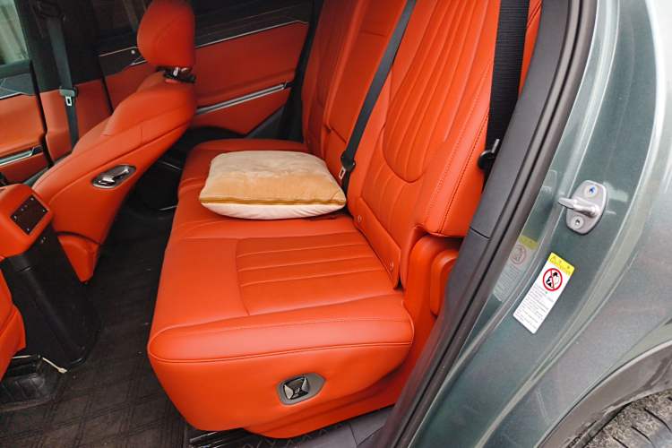 Used BYD Tang L 2025 DM 175KM Drone Player Edition Left Rear Seat