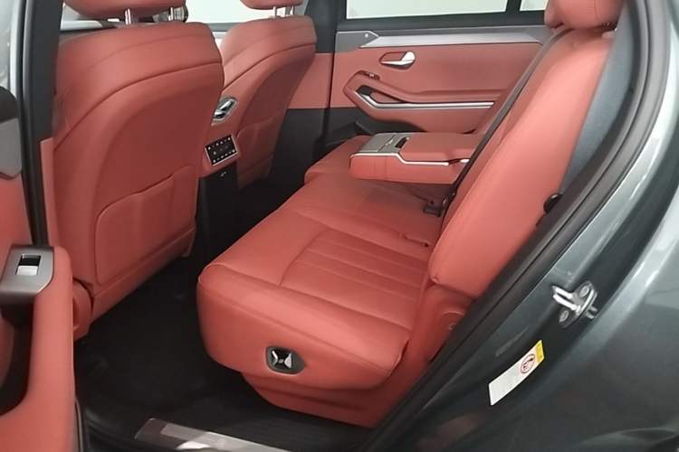 Used BYD Tang L 2025 DM 200KM Four-Wheel Drive LiDAR Flagship Model Left Rear Seat