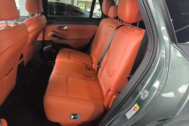 Used BYD Tang L 2025 DM 175KM Drone Player Edition Left Rear Seat
