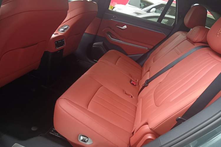 Used BYD Tang L 2025 DM 175KM Drone Player Edition Left Rear Seat