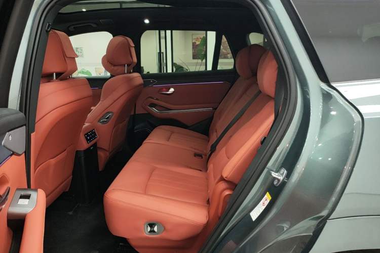 Used BYD Tang L 2025 DM 175KM Drone Player Edition Left Rear Seat