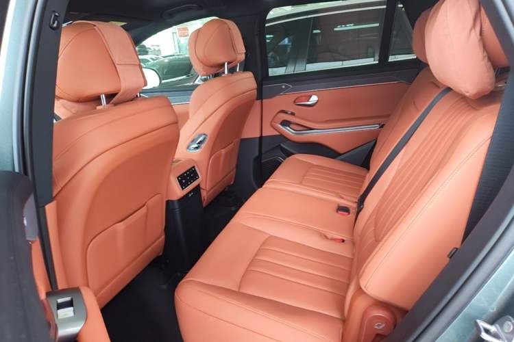 Used BYD Tang L 2025 DM 175KM Drone Player Edition Left Rear Seat