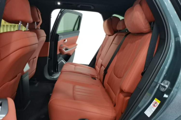 Used BYD Tang L 2025 DM 175KM Drone Player Edition Left Rear Seat