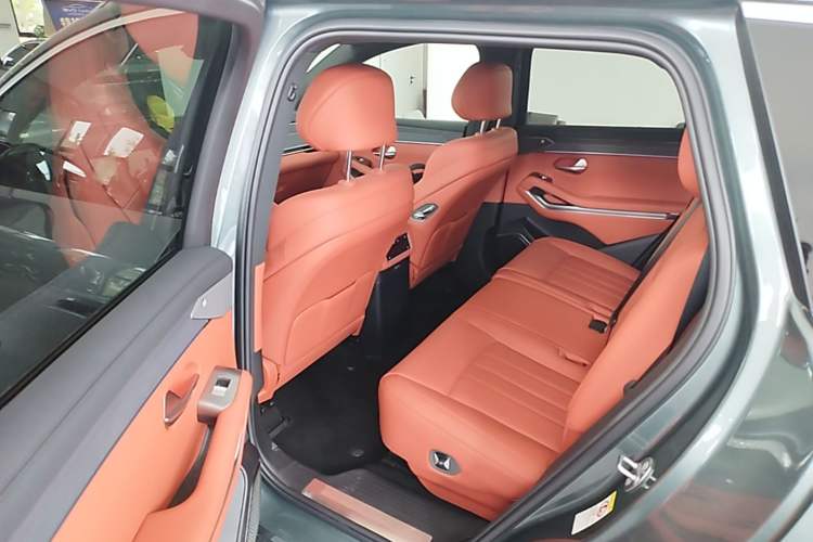 Used BYD Tang L 2025 EV 600KM All-Wheel-Drive LiDAR Flagship Model Left Rear Seat