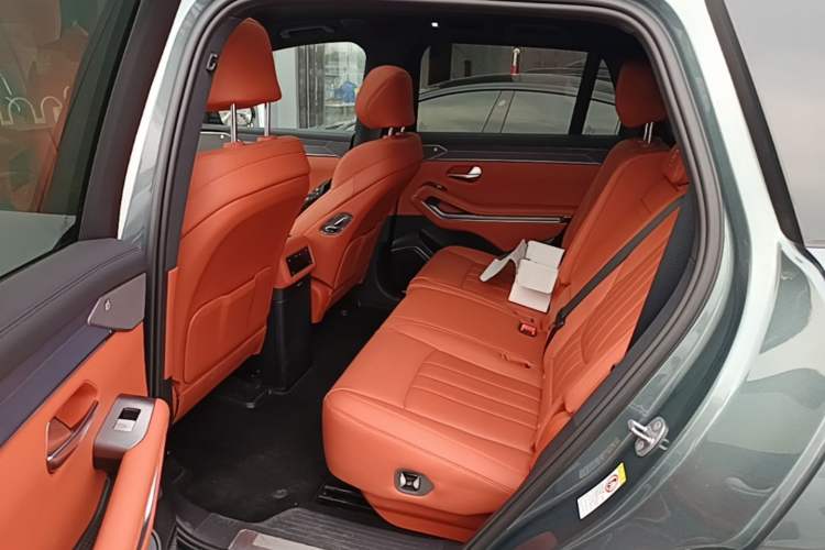Used BYD Tang L 2025 DM 175KM Drone Player Edition Left Rear Seat