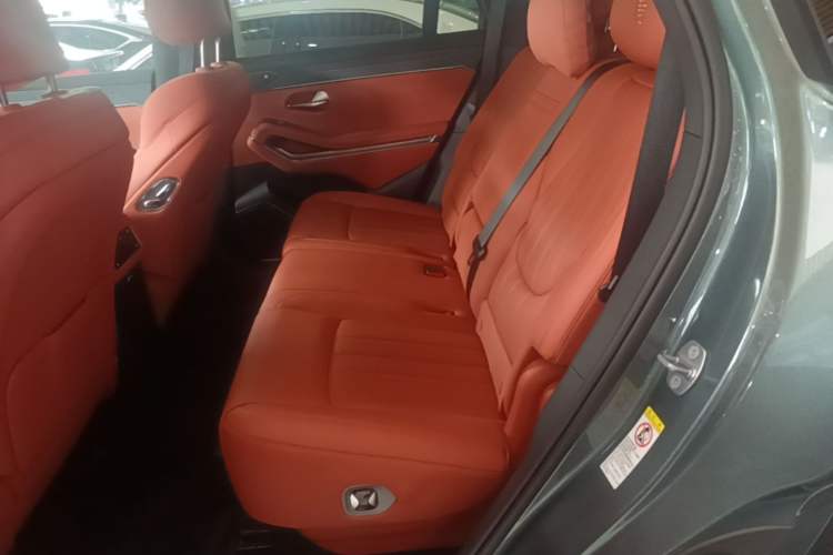 Used BYD Tang L 2025 DM 175KM Drone Player Edition Left Rear Seat
