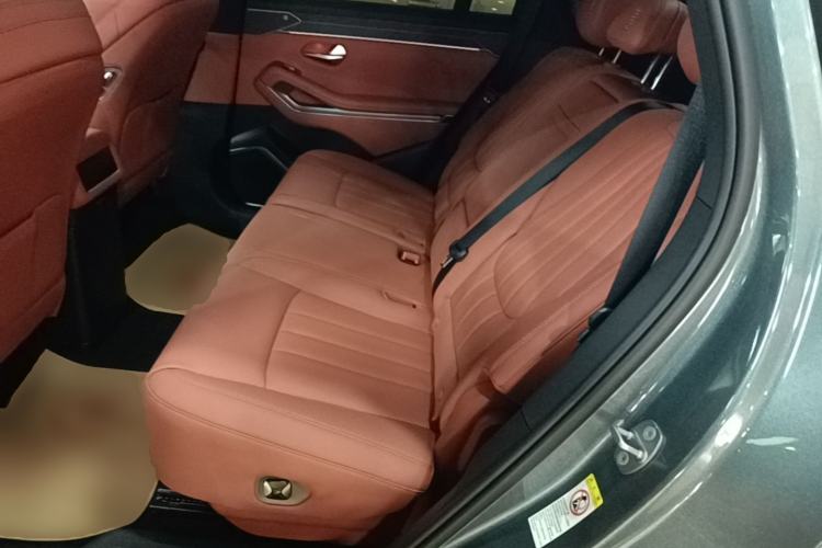 Used BYD Tang L 2025 DM 175KM Drone Player Edition Left Rear Seat