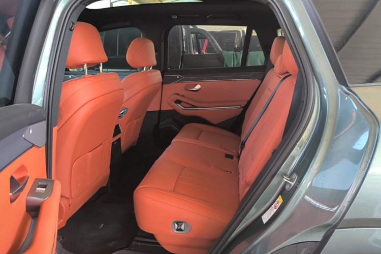 Used BYD Tang L 2025 DM 175KM Drone Player Edition Left Rear Seat