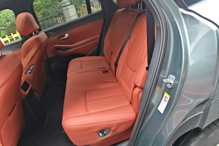 Used BYD Tang L 2025 DM 175KM Drone Player Edition Left Rear Seat
