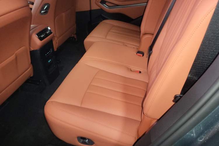 Used BYD Tang L 2025 DM 215KM LiDAR Flagship Model Left Rear Seat