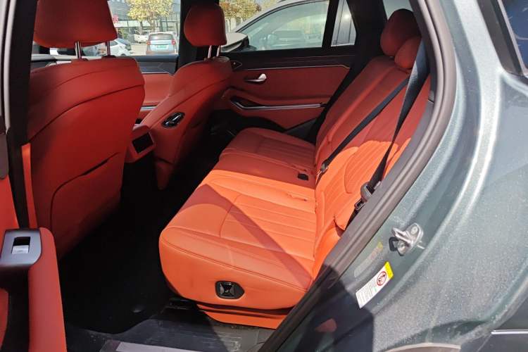 Used BYD Tang L 2025 DM 175KM Drone Player Edition Left Rear Seat