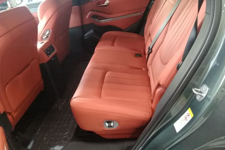 Used BYD Tang L 2025 DM 175KM Drone Player Edition Left Rear Seat