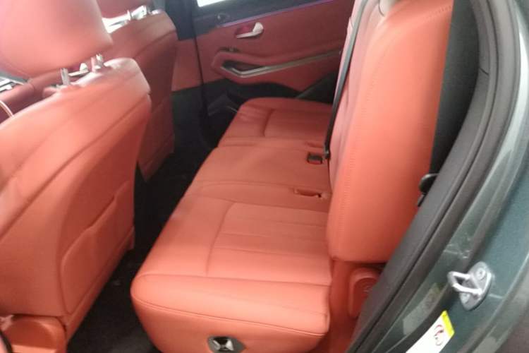 Used BYD Tang L 2025 DM 175KM Drone Player Edition Left Rear Seat
