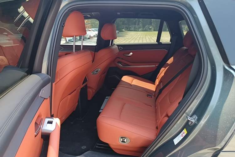 Used BYD Tang L 2025 DM 175KM Drone Player Edition Left Rear Seat