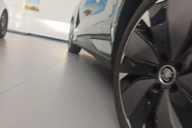 Used BYD Tang L 2025 DM 175KM Drone Player Edition Left Side Sill