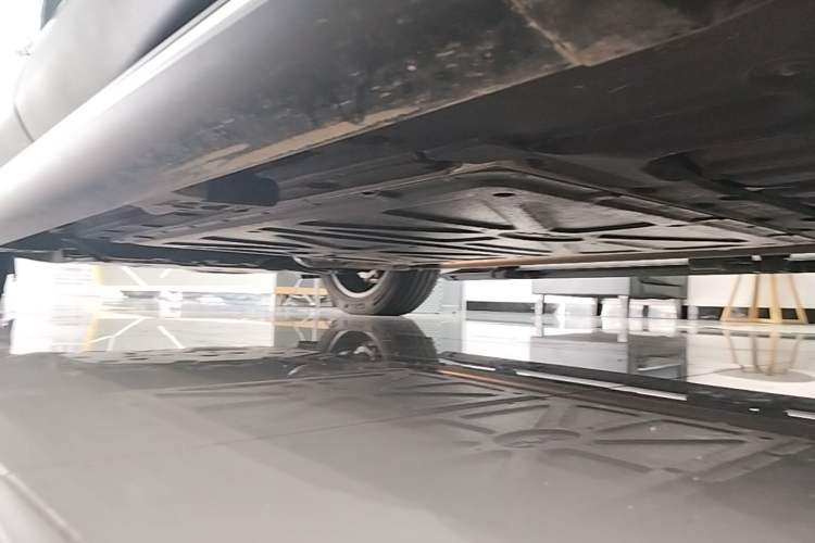 Used BYD Tang L 2025 DM 200KM Four-Wheel Drive LiDAR Flagship Model Left Side Sill