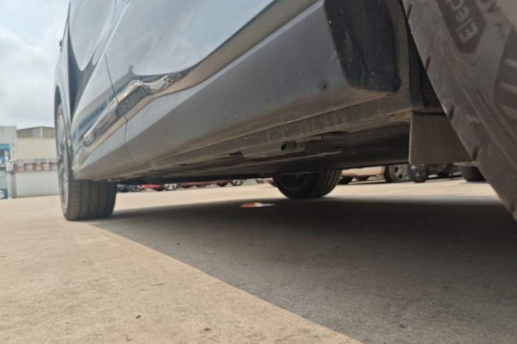 Used BYD Tang L 2025 DM 175KM Drone Player Edition Left Side Sill