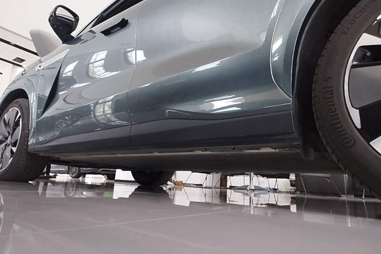 Used BYD Tang L 2025 EV 600KM All-Wheel-Drive LiDAR Flagship Model Left Side Sill