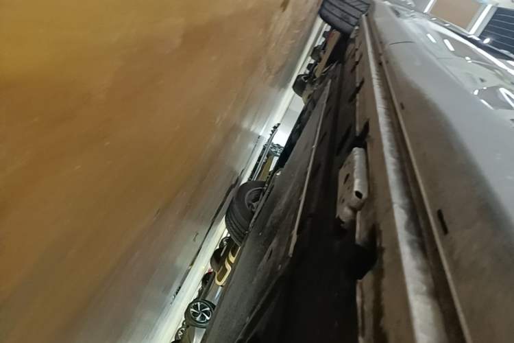 Used BYD Tang L 2025 DM 200KM Four-Wheel Drive LiDAR Flagship Model Left Side Sill