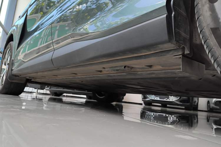 Used BYD Tang L 2025 EV 670KM LiDAR Flagship Version Left Side Sill