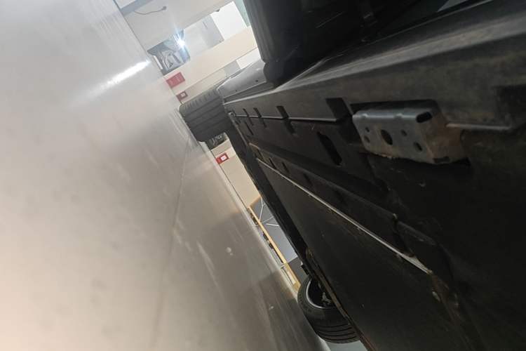 Used BYD Tang L 2025 DM 175KM Drone Player Edition Left Side Sill