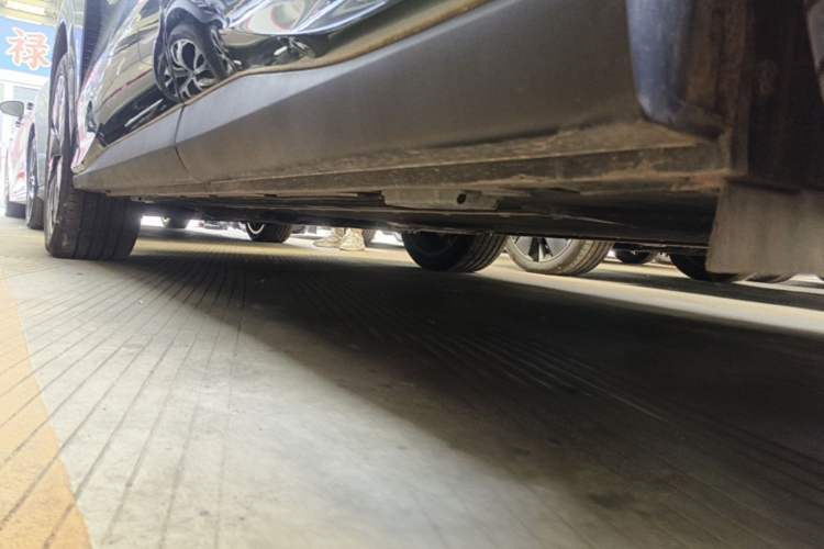 Used BYD Tang L 2025 DM 175KM Drone Player Edition Left Side Sill