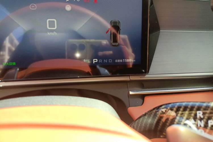 Used BYD Tang L 2025 EV 670KM LiDAR Flagship Version Odometer Close Up