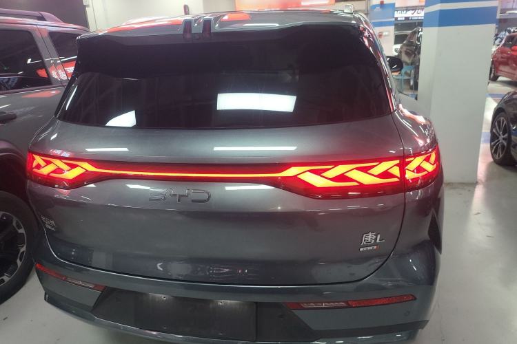 Used BYD Tang L 2025 DM 215KM LiDAR Flagship Model Rear