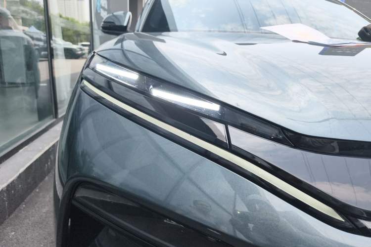 Used BYD Tang L 2025 DM 200KM Four-Wheel Drive LiDAR Flagship Model Right Front Headlight