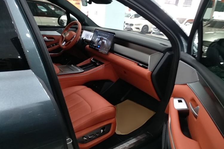Used BYD Tang L 2025 DM 200KM Four-Wheel Drive LiDAR Flagship Model Right Front Seat
