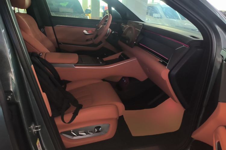 Used BYD Tang L 2025 DM 175KM Drone Player Edition Right Front Seat