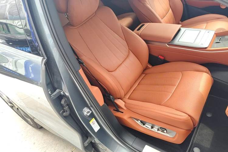 Used BYD Tang L 2025 DM 175KM Drone Player Edition Right Front Seat