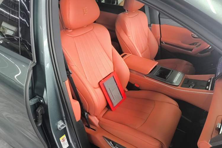Used BYD Tang L 2025 DM 175KM Drone Player Edition Right Front Seat