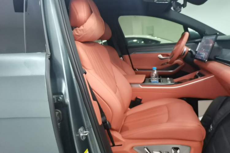 Used BYD Tang L 2025 DM 175KM Drone Player Edition Right Front Seat