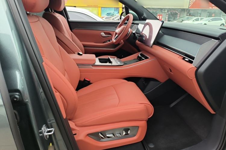 Used BYD Tang L 2025 DM 175KM Drone Player Edition Right Front Seat