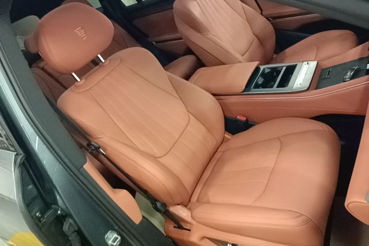 Used BYD Tang L 2025 EV with 670 km Range LiDAR and Premium Features Right Front Seat