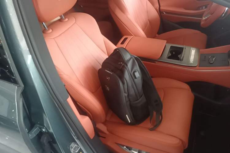 Used BYD Tang L 2025 DM 175KM Drone Player Edition Right Front Seat